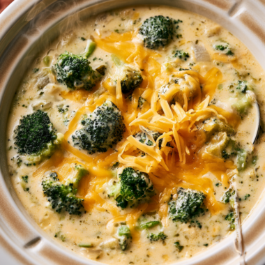 Crockpot Broccoli Cheddar Soup