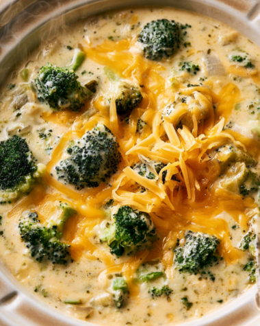 Crockpot Broccoli Cheddar Soup