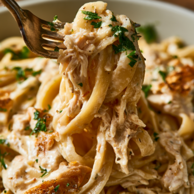 Crockpot Garlic Parmesan Chicken Pasta-bowl