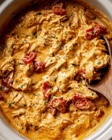 Crockpot Queso Chicken