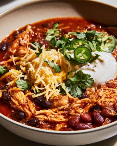 Red Crockpot Chicken Chili Served