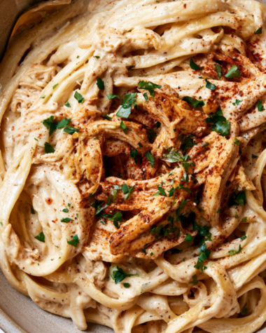 cajun chicken pasta crockpot-served