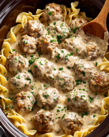 swedish meatballs crockpot _ with noodles